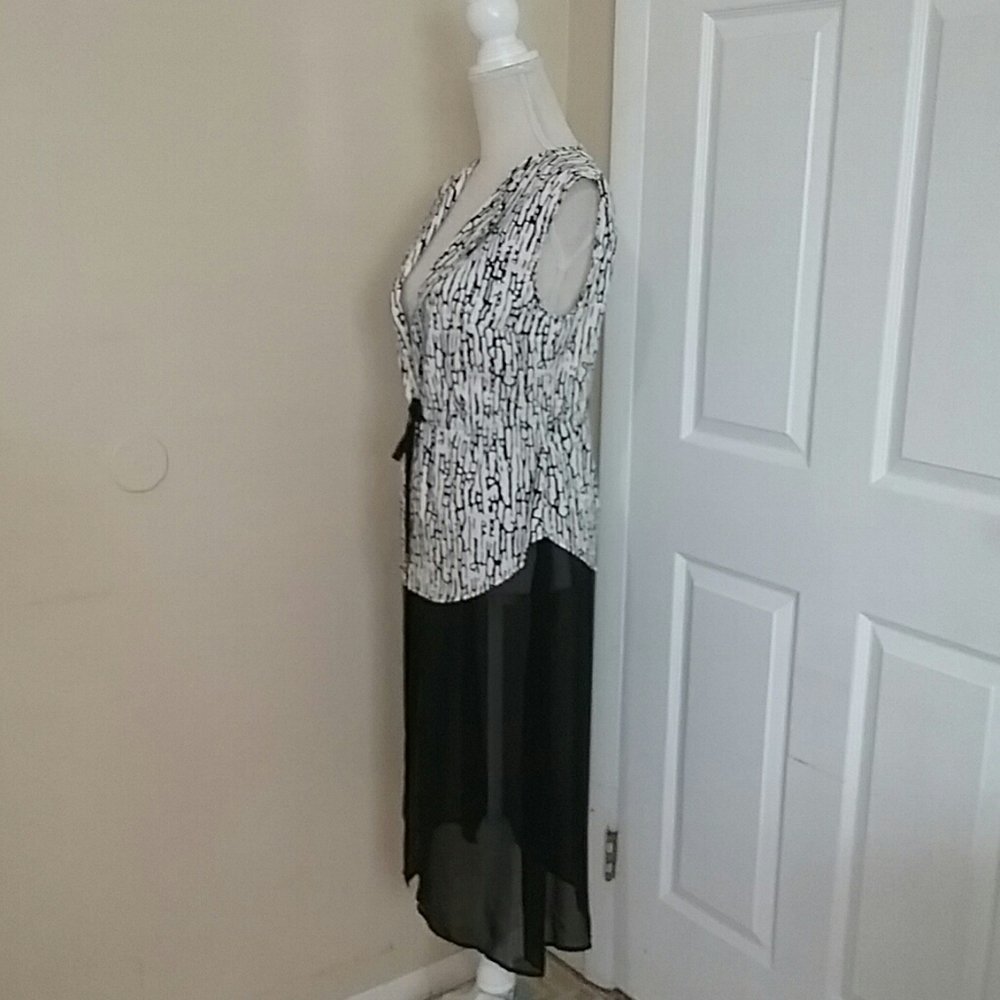 Alberto Makali Black & White Tie Front Long Vest Dress - Picture 3 of 5